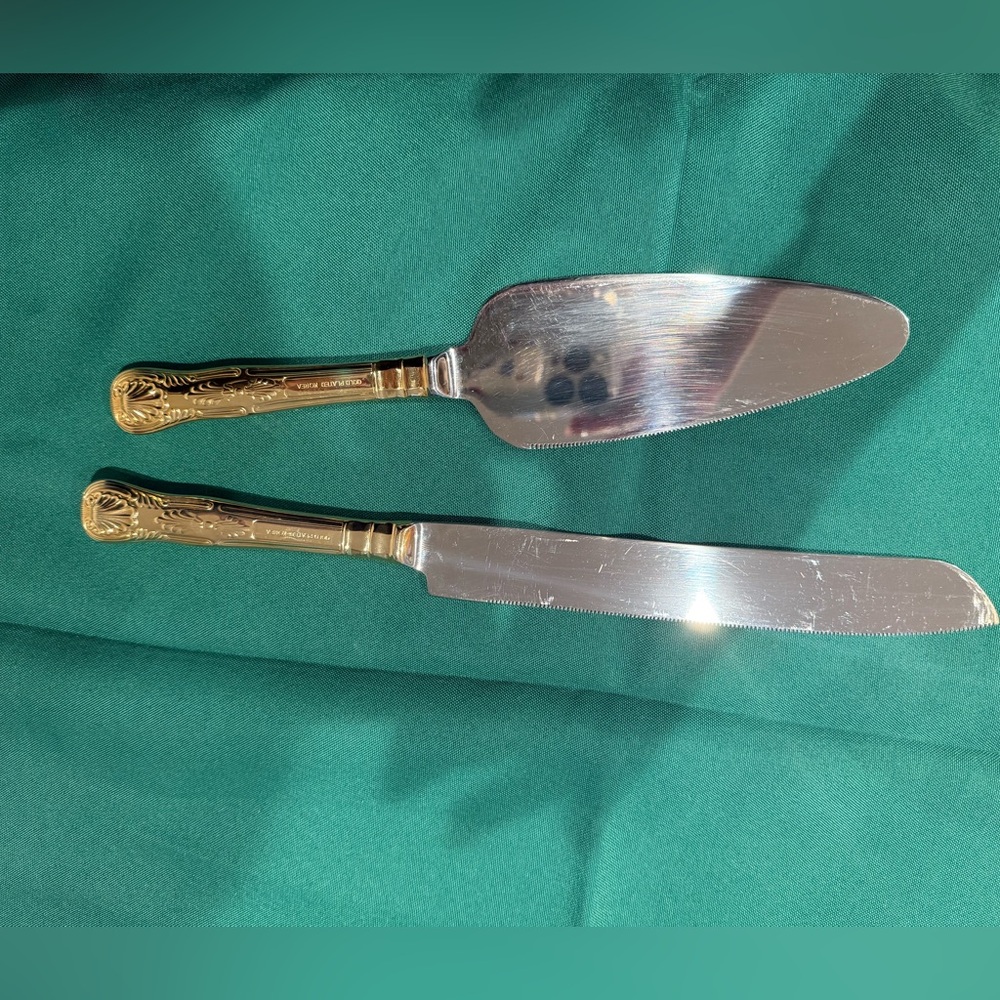 Cake cutting set